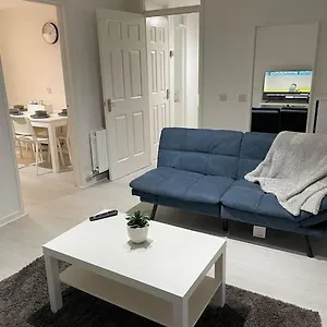Chic: Elegant 2br Sleeps 5, Prime Location Apartment